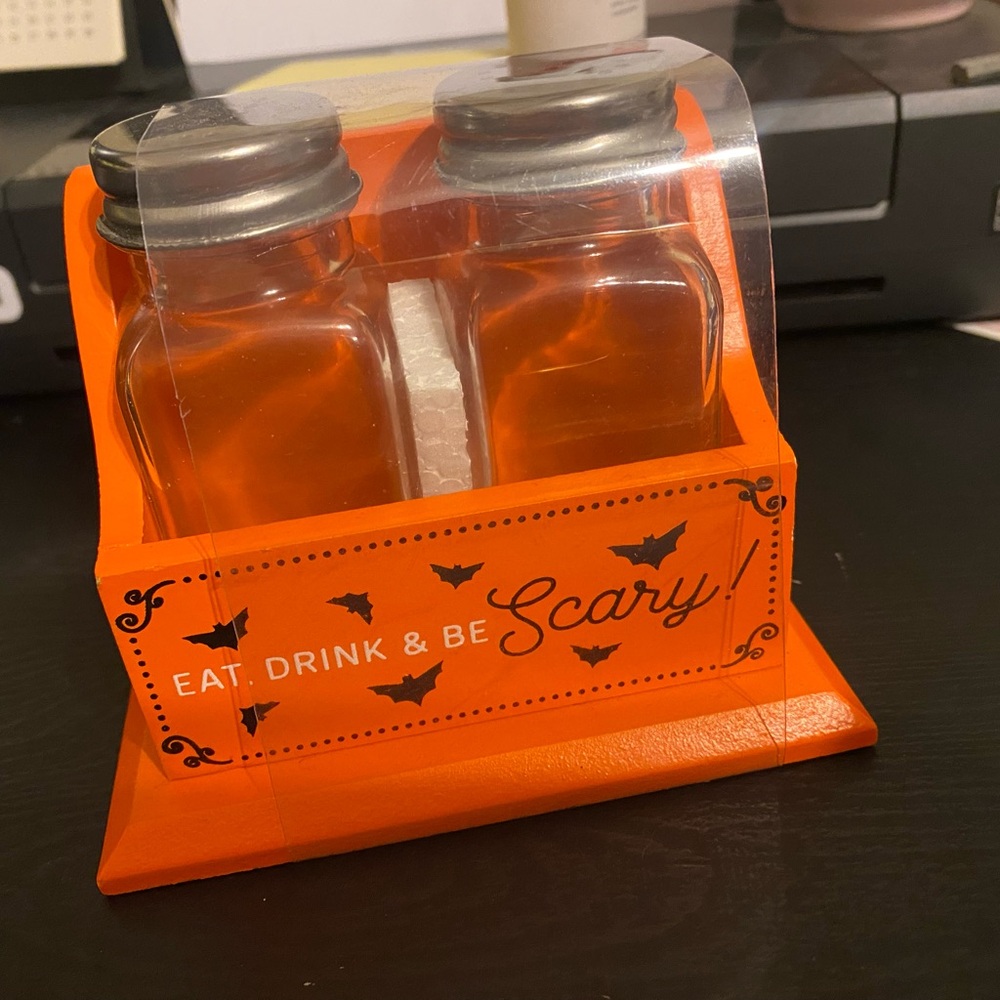 LAST ONE FIRST OFFER GETS IT Cute Halloween Salt and Pepper Shakers